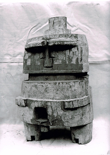 1950-1951 - Alte Holzfigur - 69,7x42x37,5cm.jpg